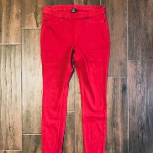 Hue Red Jeggings
